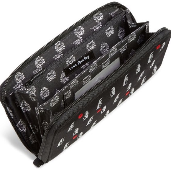 Vera Bradley Silver Penguins Accordion Wristlet - Picture 2 of 3